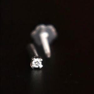 14k White Gold .025ct Diamond nose stud - 2mm